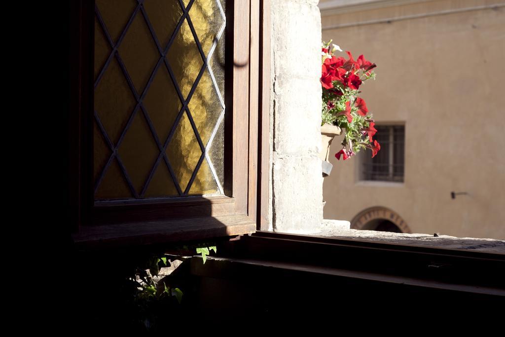 Ferienwohnung Loggia Dei Maestri Comacini Assisi Zimmer foto