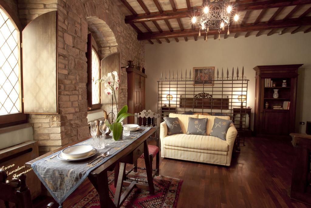 Ferienwohnung Loggia Dei Maestri Comacini Assisi Zimmer foto